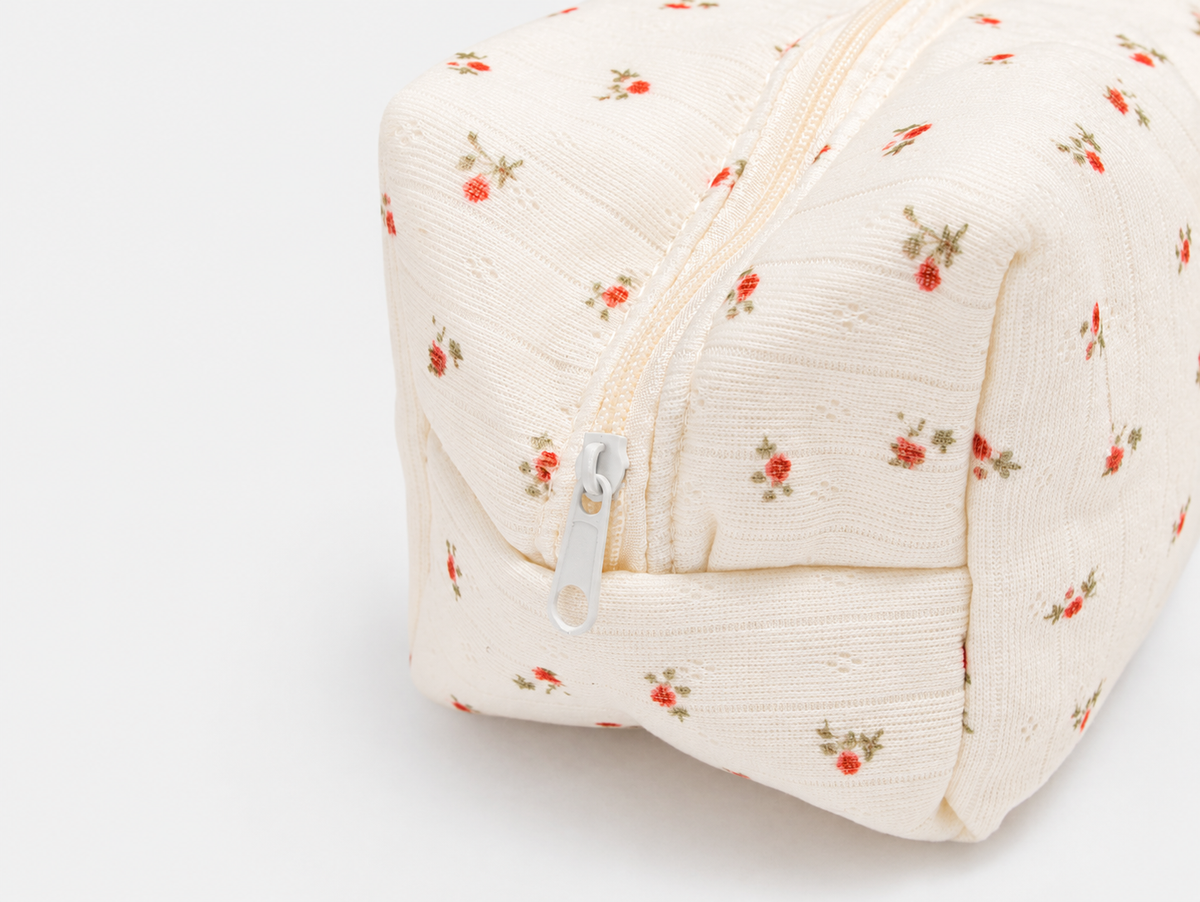 Padded Rosebud Makeup Bag, zip detail